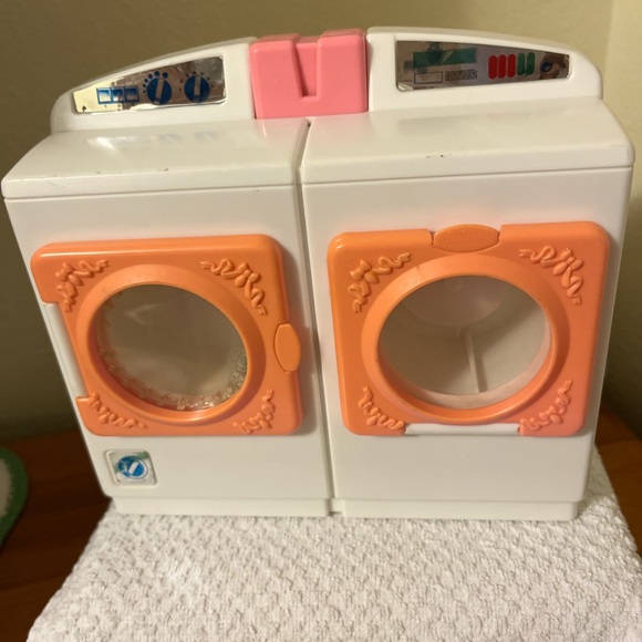 Mattel Toys 993 Mattel Barbie Doll House Front End Loader Washer